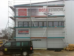 Firmenschildmontage von Atelier Schulze